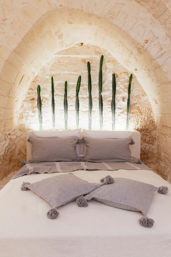 Bed and Breakfast Alesia Luxury Cave Остуни Экстерьер фото
