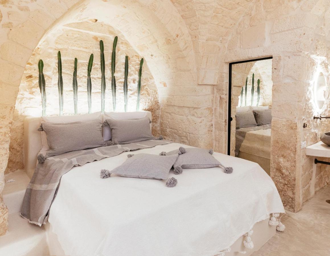 Bed and Breakfast Alesia Luxury Cave Остуни Экстерьер фото