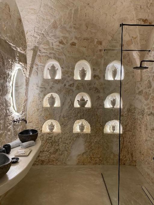 Bed and Breakfast Alesia Luxury Cave Остуни Экстерьер фото