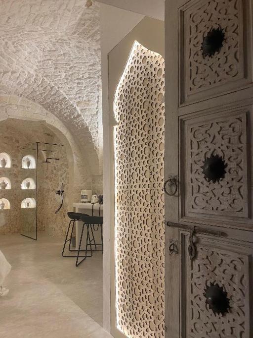 Bed and Breakfast Alesia Luxury Cave Остуни Экстерьер фото
